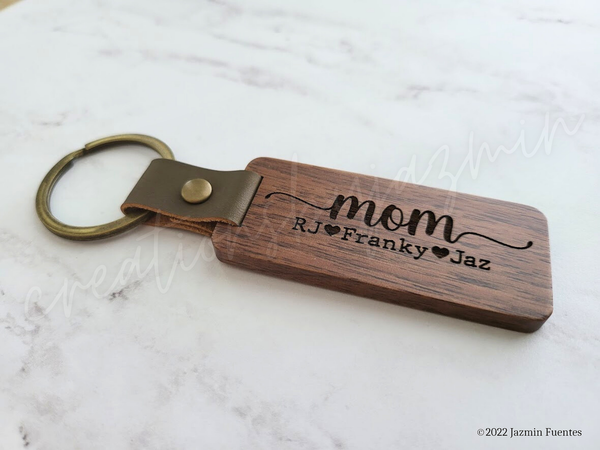Personalized Grandma Keychain, Engraved with Grandchildren Names, Mother's Day Gift, Custom Mom Wooden Keychain with Children Names