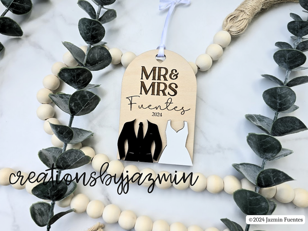 Wedding Ornament, Personalized Christmas Wedding Announcement Ornament, Bride and Groom Ornaments, Wedding Favors Ornament, Wedding Gift