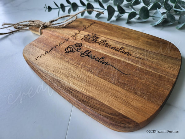 Personalized Mother's Cutting Board, Mother's Day Gift, Engraved Gift with Children Names, Birth Flowers